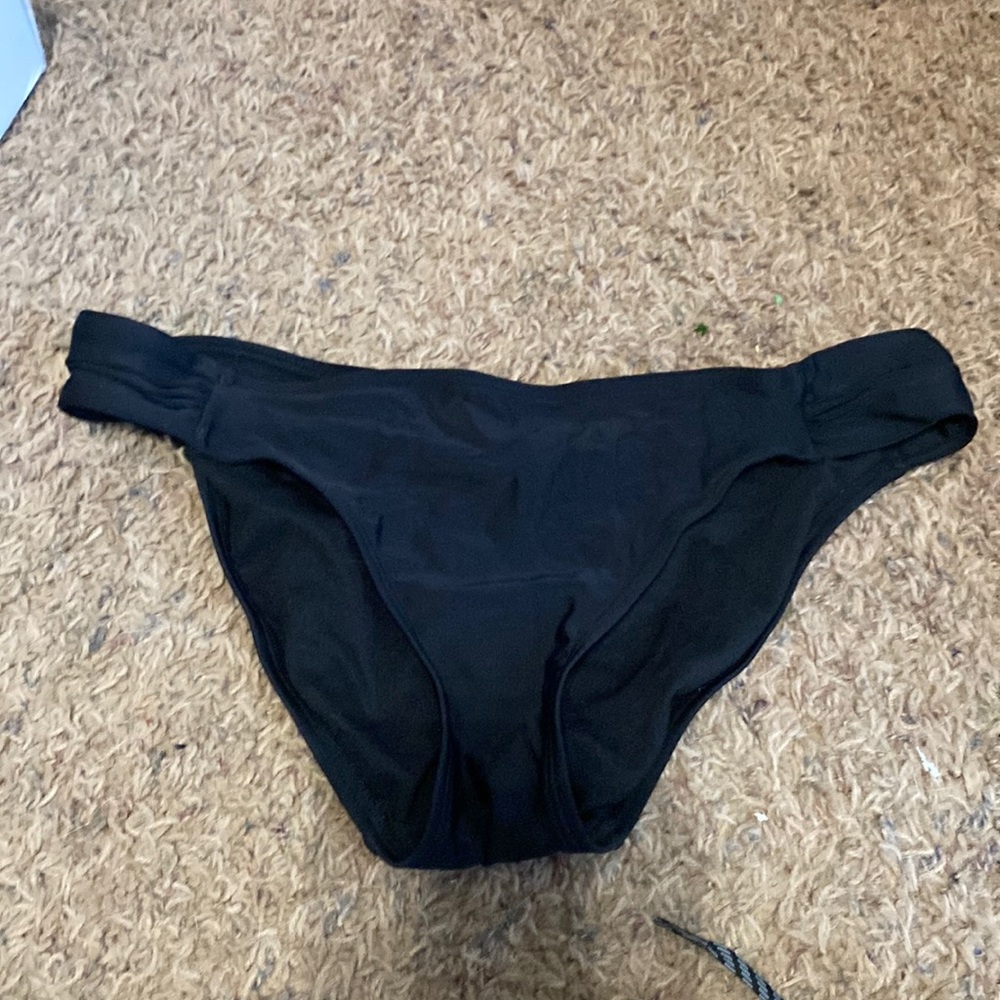 Black bikini bottoms